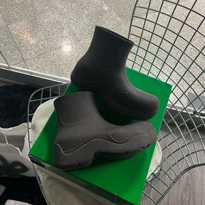 bottega veneta puddle boot
